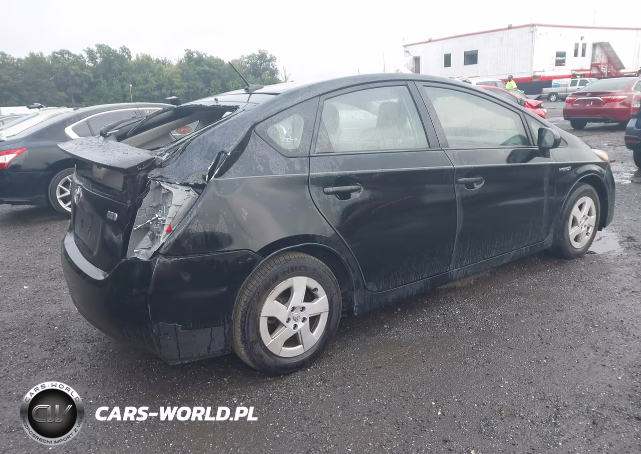 2011 Toyota Prius Three VIN:JTDKN3DU0B1415082 - 4
