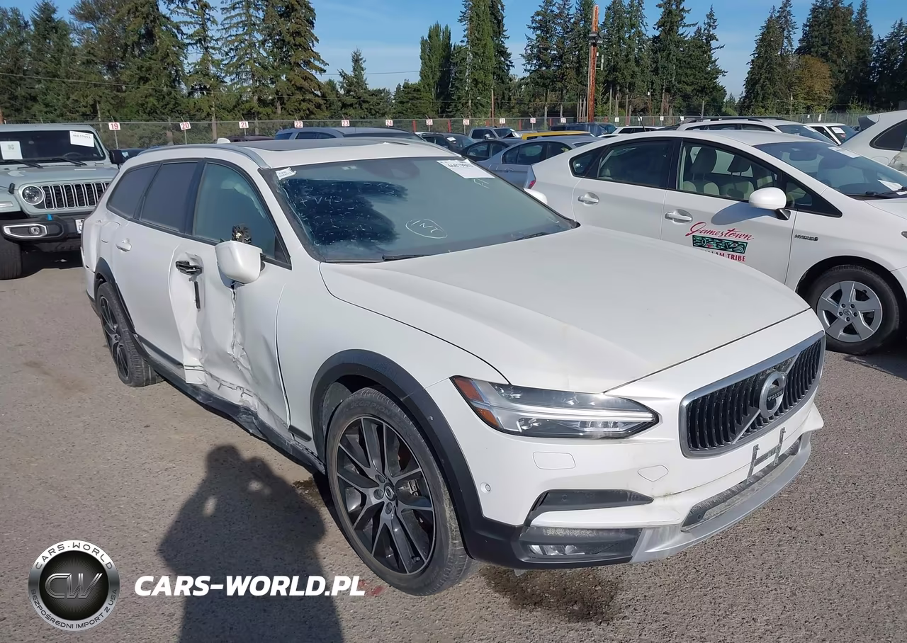 2017 Volvo V90 Cross Country T6