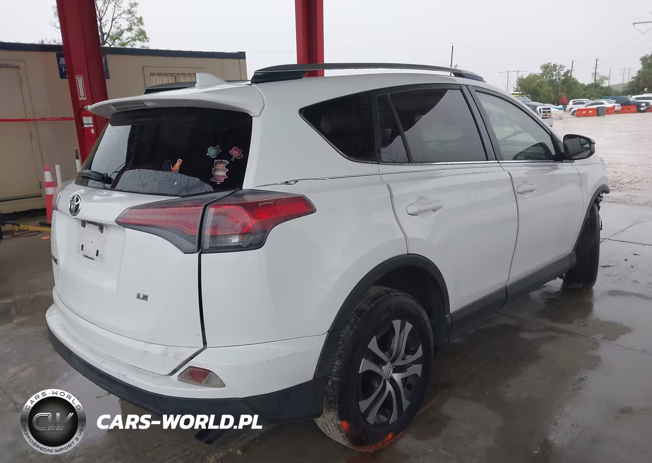 2017 Toyota Rav4 Le VIN:JTMZFREV1HJ109958 - 4