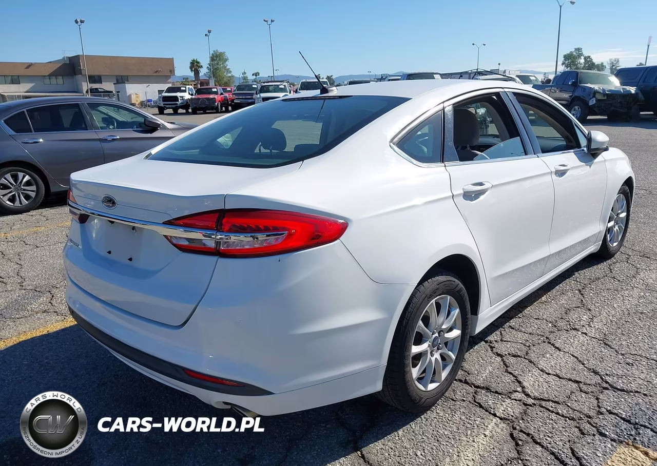 2017 Ford Fusion S VIN:3FA6P0G73HR163722 - 4