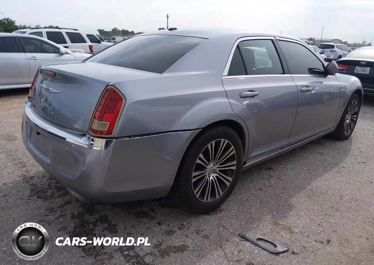 2011 Chrysler 300 VIN:2C3CA4CG3BH525485 - 4