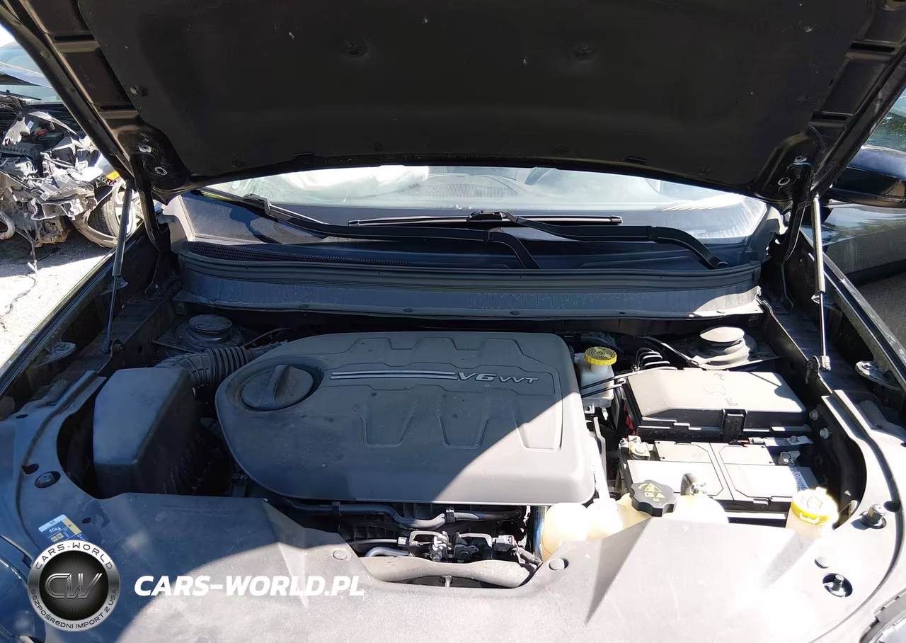 2021 Jeep Cherokee Latitude Lux 4X4 VIN:1C4PJMMX2MD185693 - 10