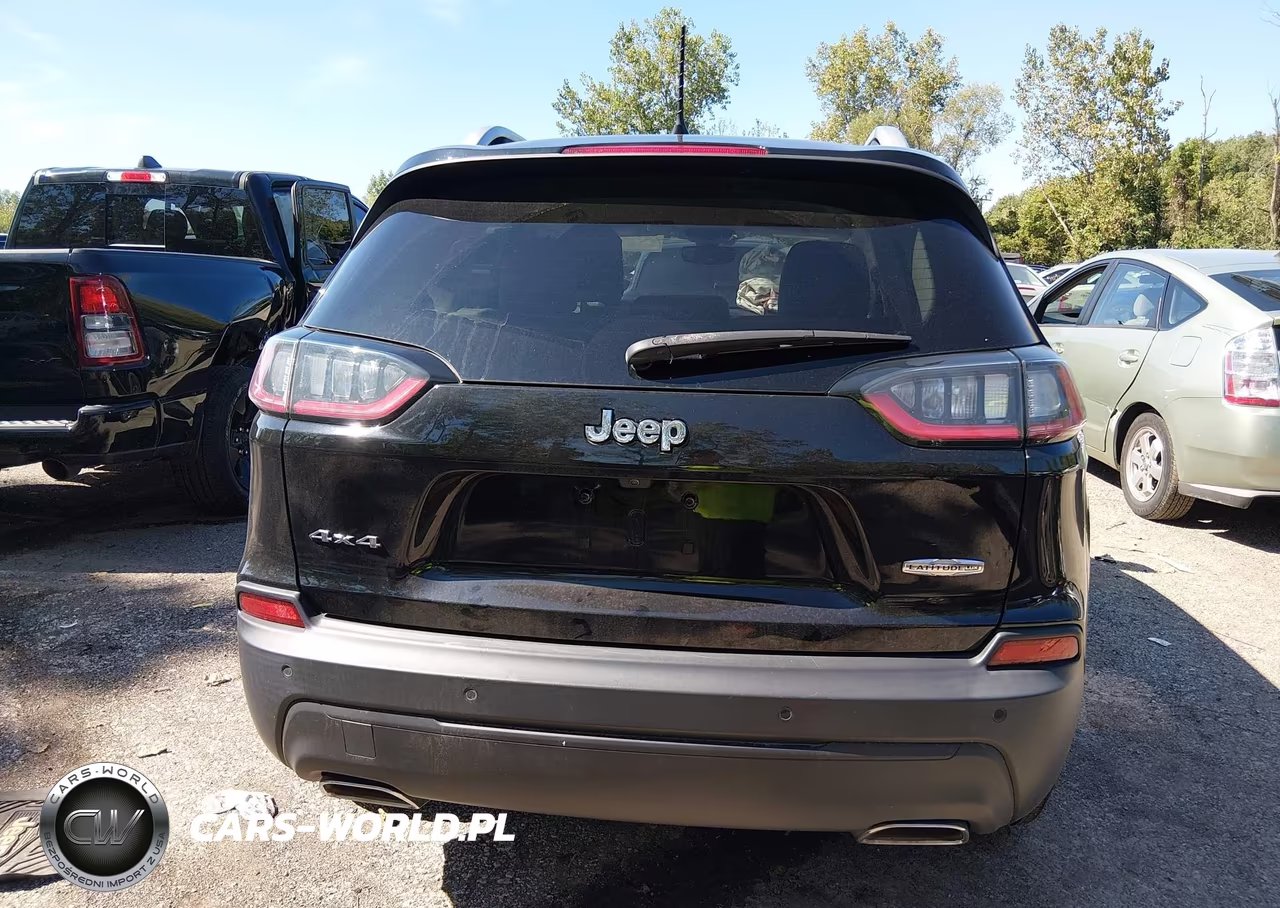 2021 Jeep Cherokee Latitude Lux 4X4 VIN:1C4PJMMX2MD185693 - 16
