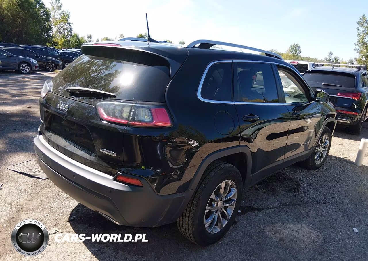 2021 Jeep Cherokee Latitude Lux 4X4 VIN:1C4PJMMX2MD185693 - 4