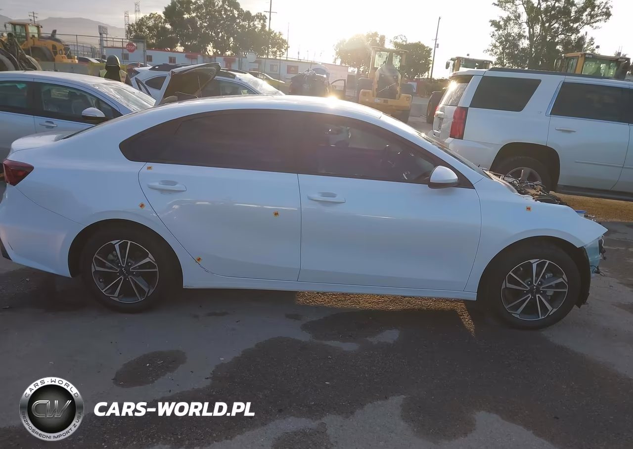 2023 Kia Forte Lxs VIN:3KPF24AD2PE598879 - 14