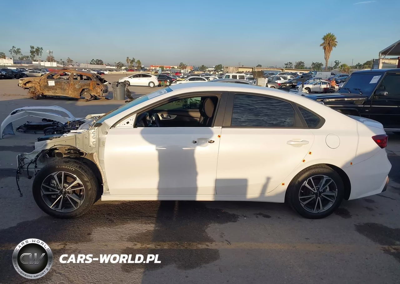 2023 Kia Forte Lxs VIN:3KPF24AD2PE598879 - 15