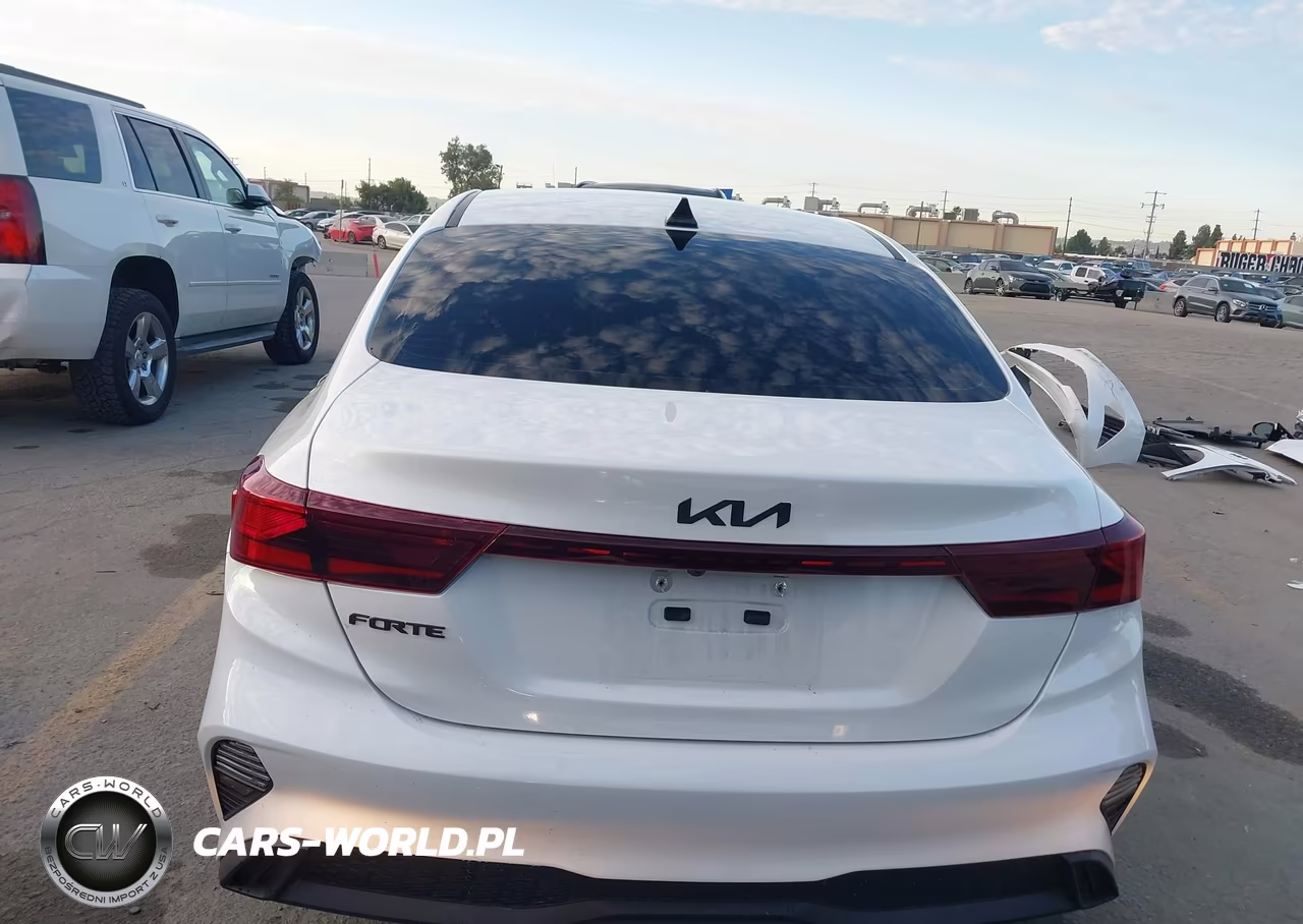 2023 Kia Forte Lxs VIN:3KPF24AD2PE598879 - 17