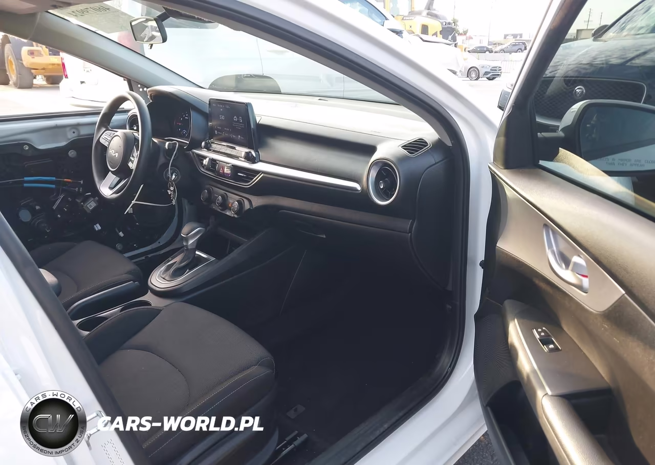2023 Kia Forte Lxs VIN:3KPF24AD2PE598879 - 5