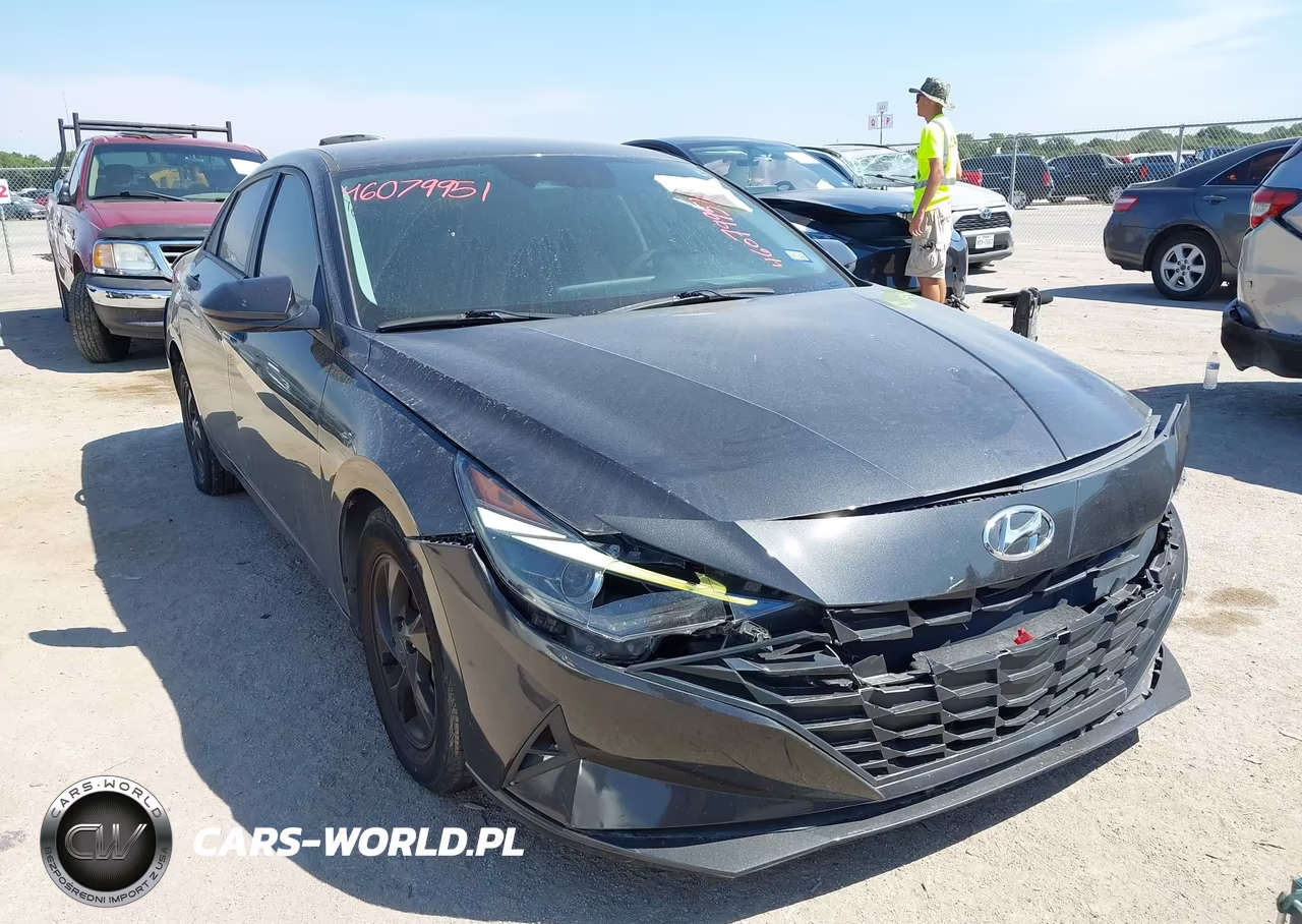 HYUNDAI ELANTRA SE
