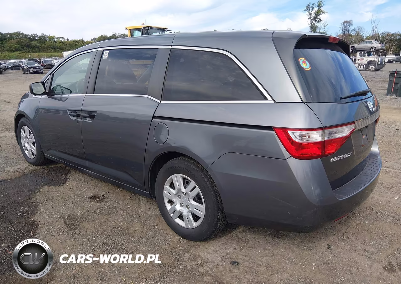 2013 Honda Odyssey Lx VIN:5FNRL5H28DB061895 - 3