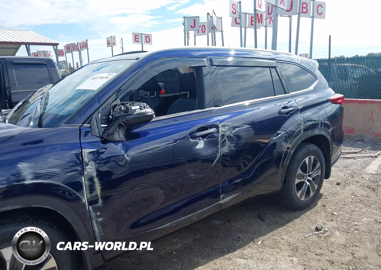 2022 Toyota Highlander Xle VIN:5TDGZRBH0NS579300 - 12