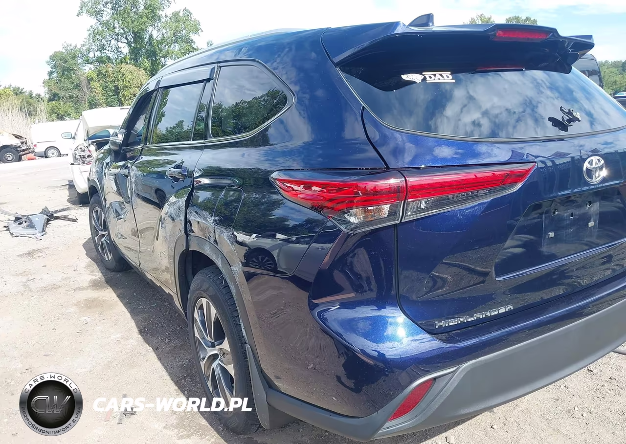 2022 Toyota Highlander Xle VIN:5TDGZRBH0NS579300 - 13
