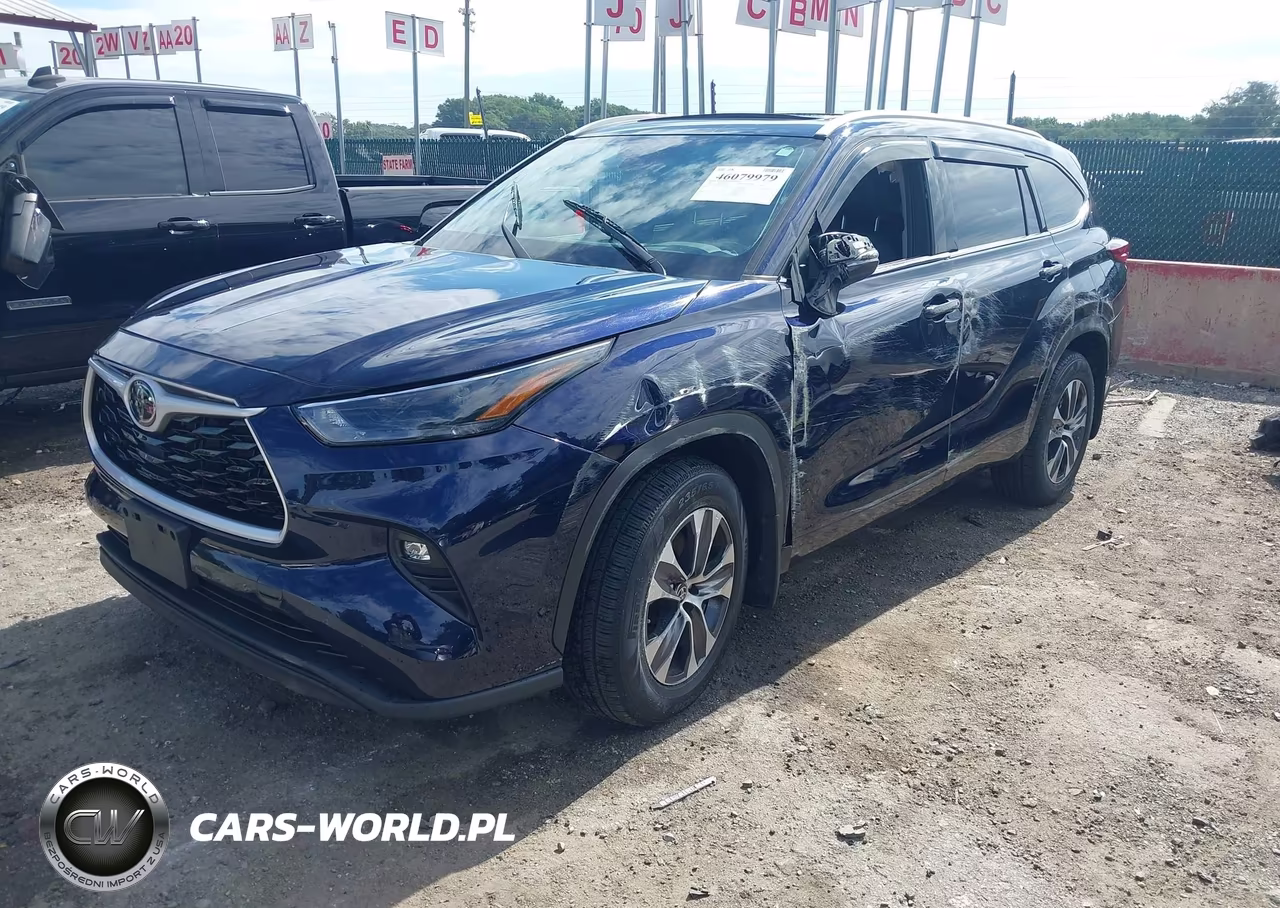 2022 Toyota Highlander Xle VIN:5TDGZRBH0NS579300 - 2