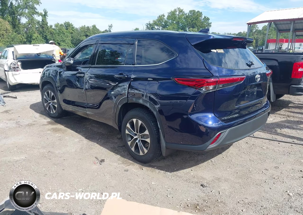 2022 Toyota Highlander Xle VIN:5TDGZRBH0NS579300 - 3
