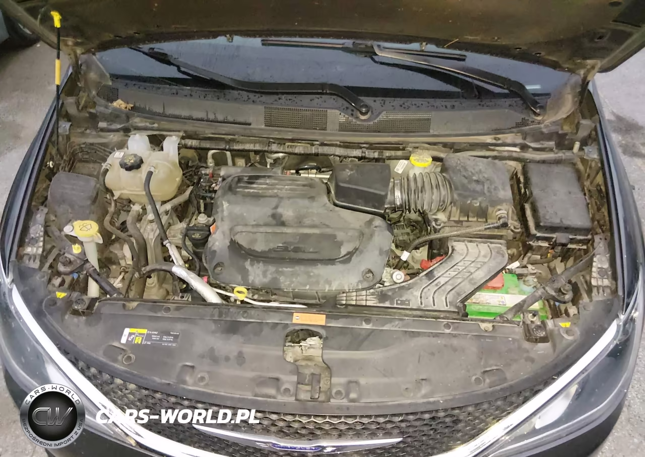 2019 Chrysler Pacifica Limited VIN:2C4RC1GG9KR550250 - 10
