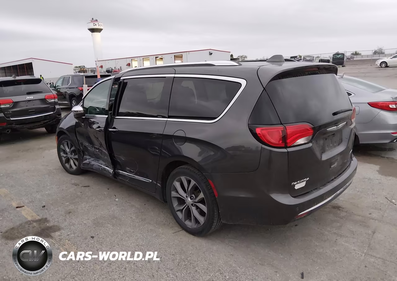 2019 Chrysler Pacifica Limited VIN:2C4RC1GG9KR550250 - 3