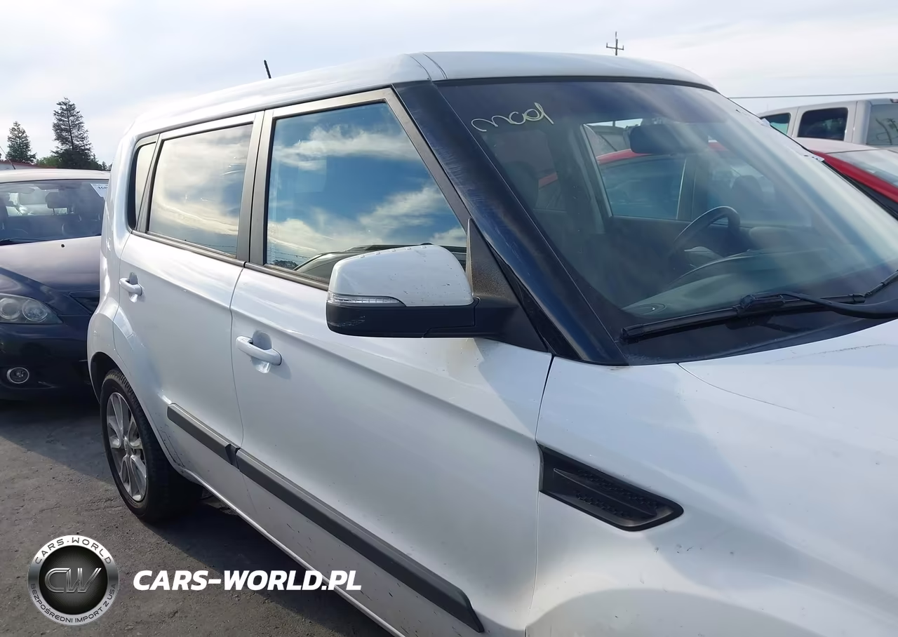 2013 Kia Soul + VIN:KNDJT2A67D7757064 - 13