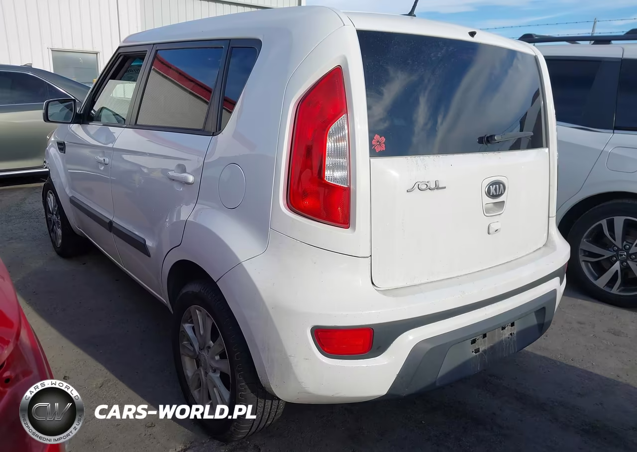 2013 Kia Soul + VIN:KNDJT2A67D7757064 - 3