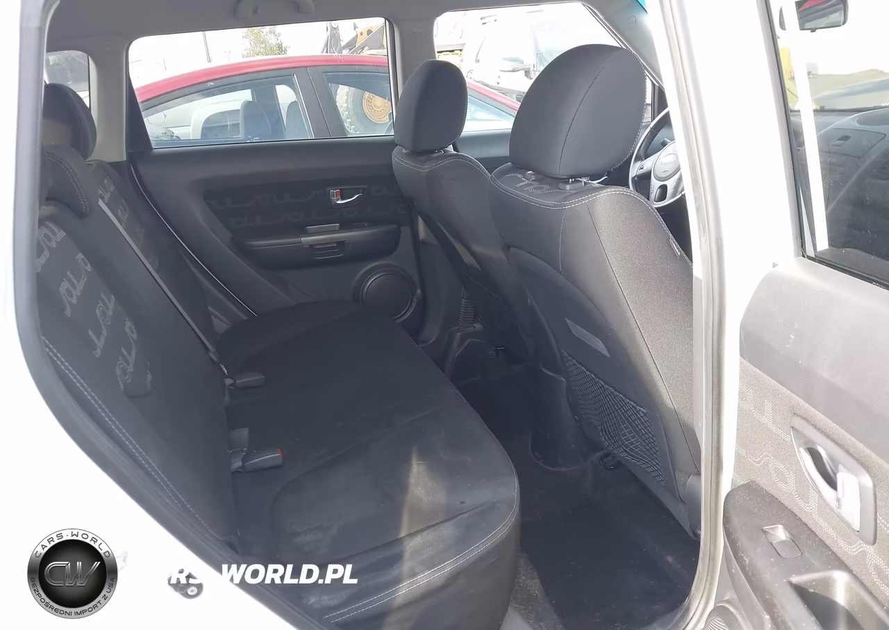 2013 Kia Soul + VIN:KNDJT2A67D7757064 - 8