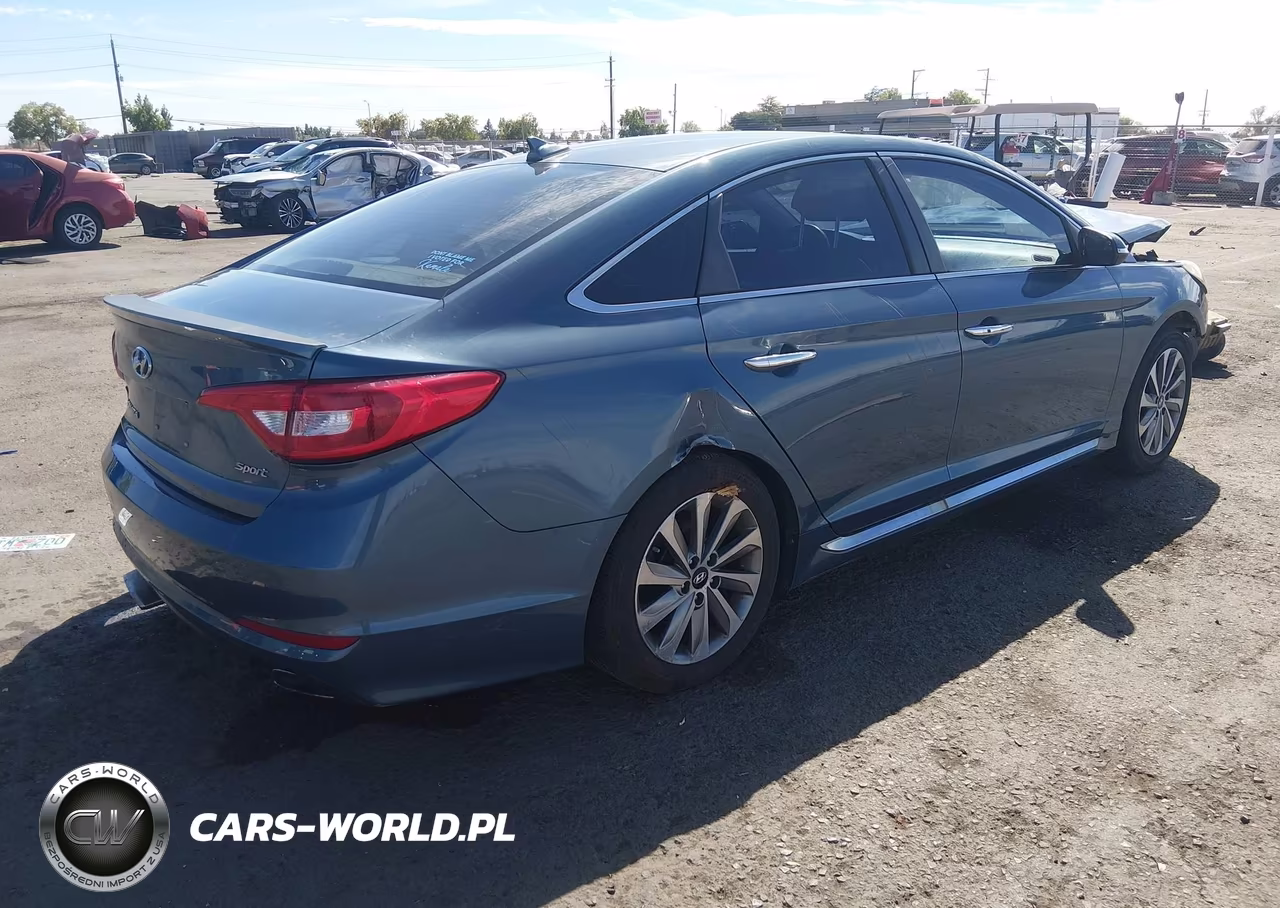 2016 Hyundai Sonata Sport VIN:5NPE34AF3GH428648 - 4