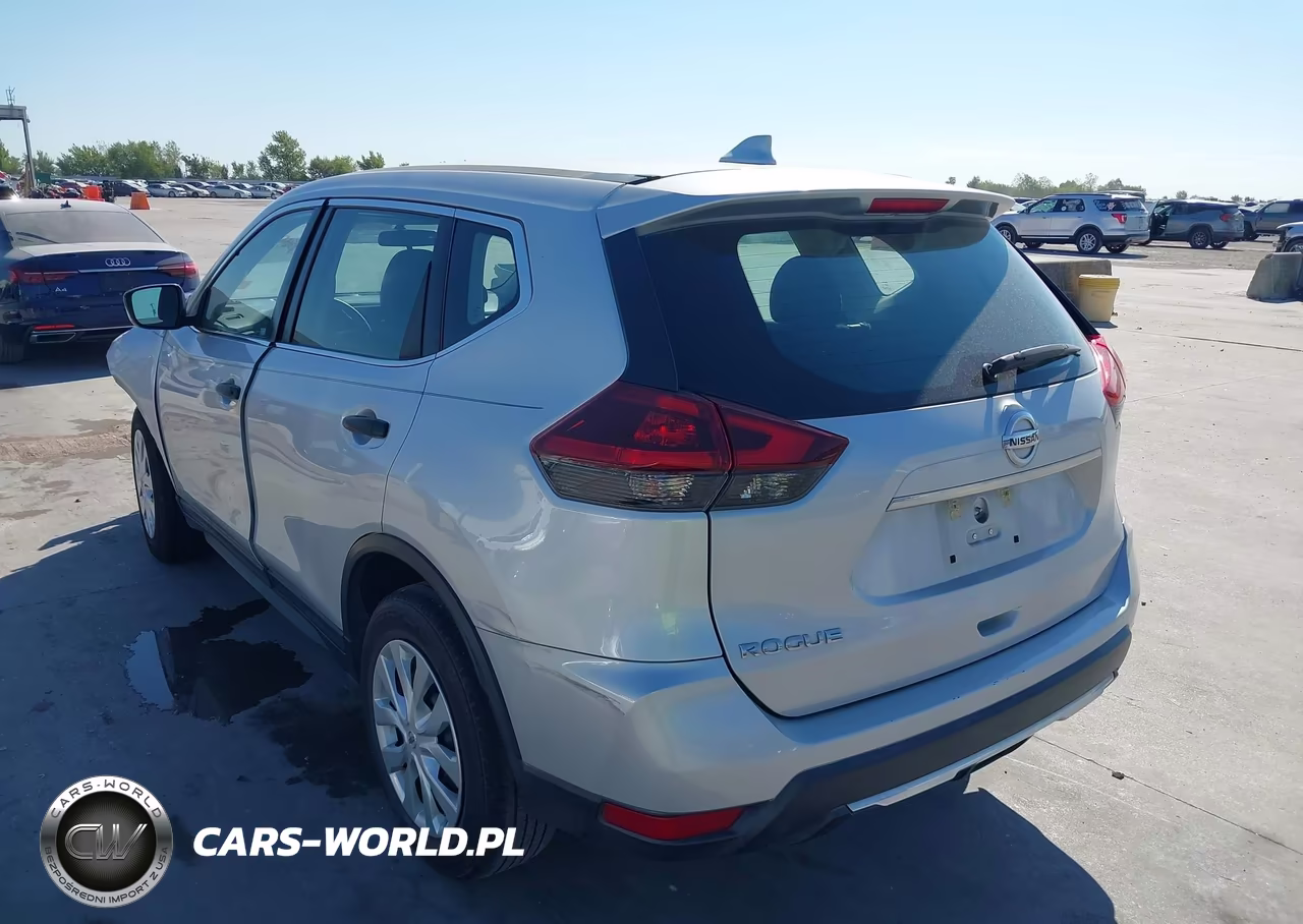 2018 Nissan Rogue S VIN:5N1AT2MT2JC830440 - 3