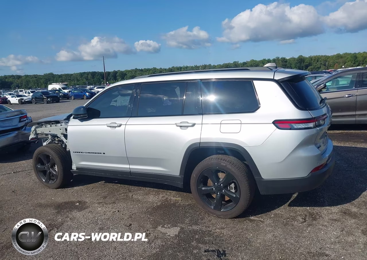 2025 Jeep Grand Cherokee L Limited 4X4 VIN:1C4RJKBG2S8694270 - 14