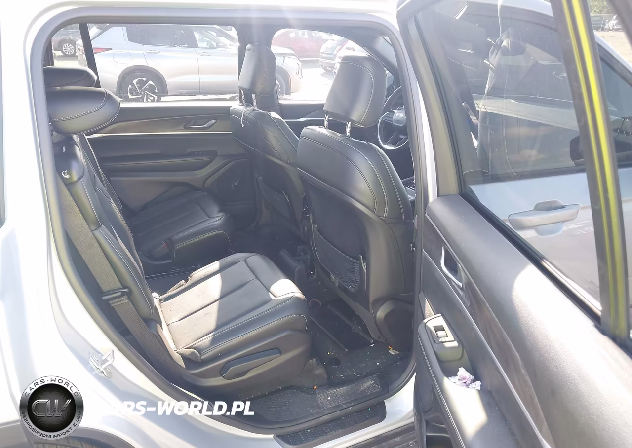 2025 Jeep Grand Cherokee L Limited 4X4 VIN:1C4RJKBG2S8694270 - 8