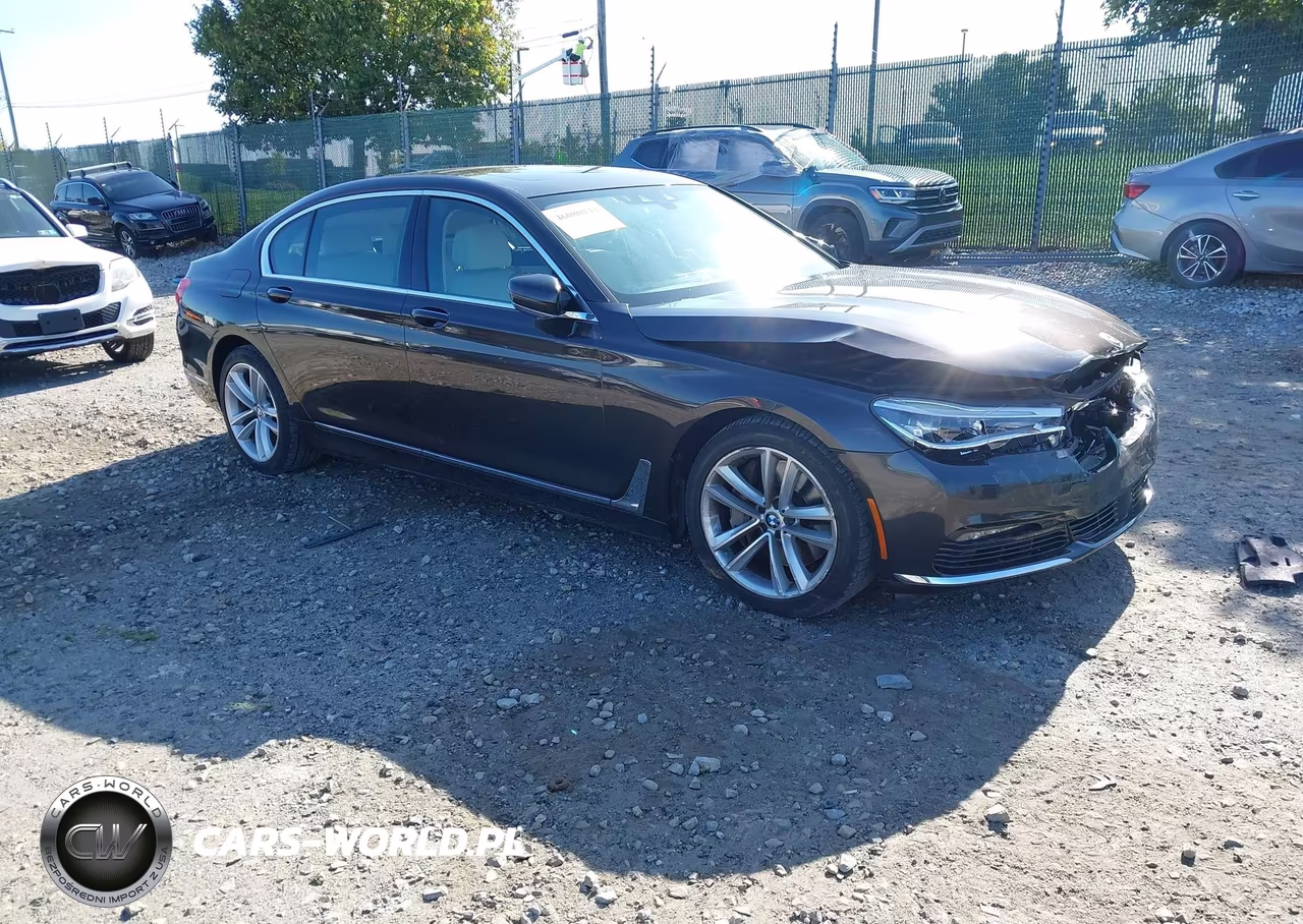 2016 BMW 750I