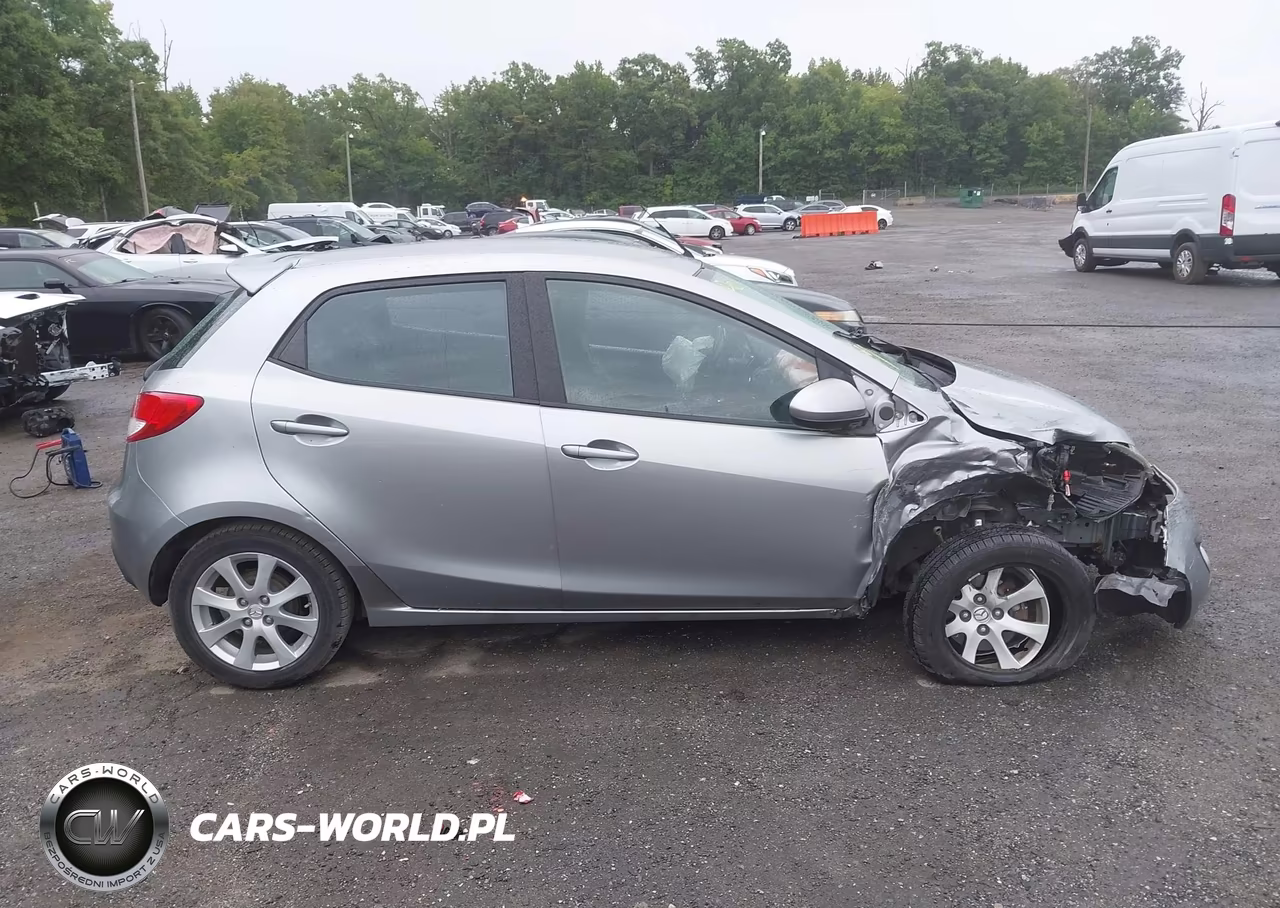 2011 Mazda Mazda2 Touring VIN:JM1DE1HZ1B0115009 - 13