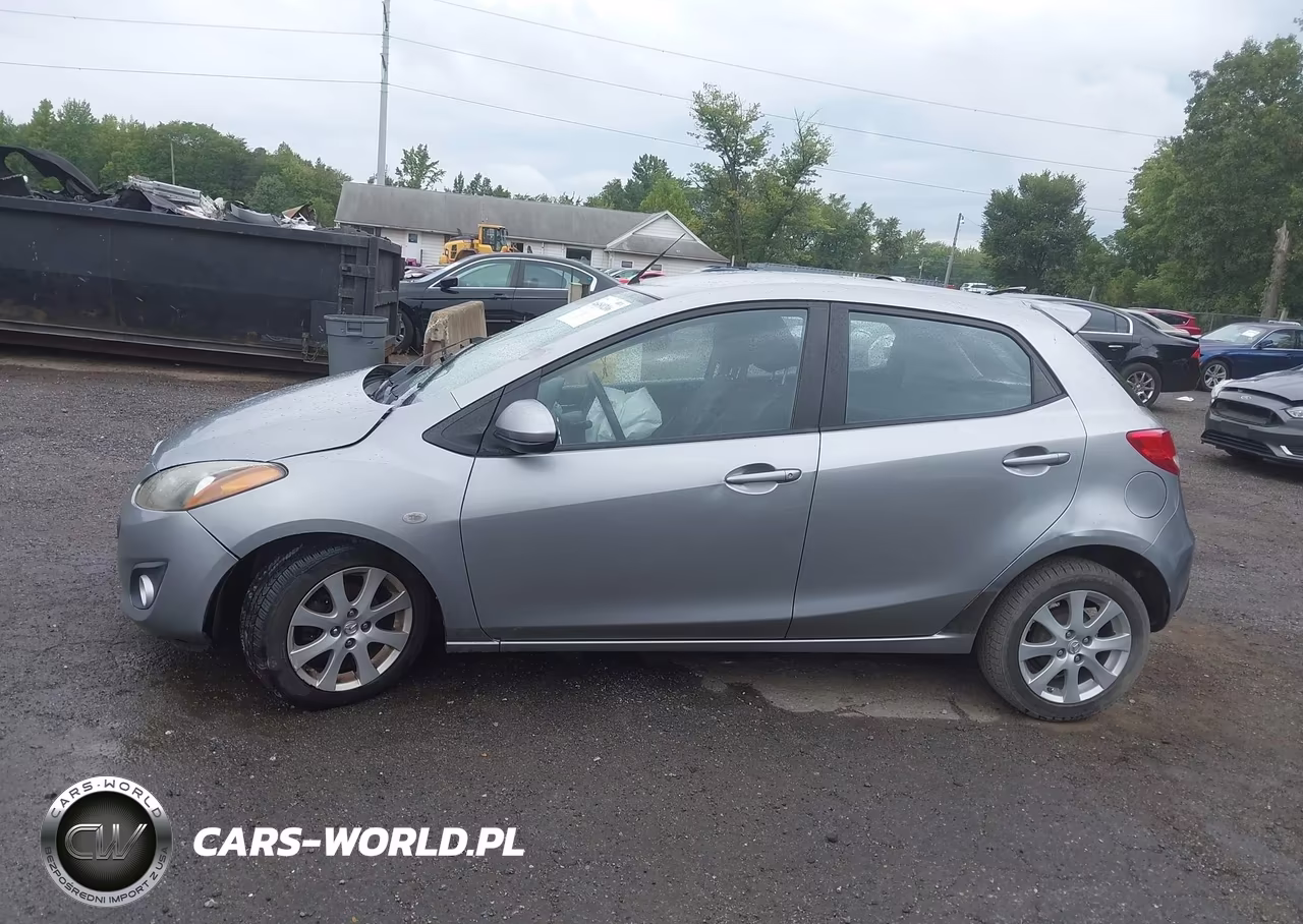 2011 Mazda Mazda2 Touring VIN:JM1DE1HZ1B0115009 - 14