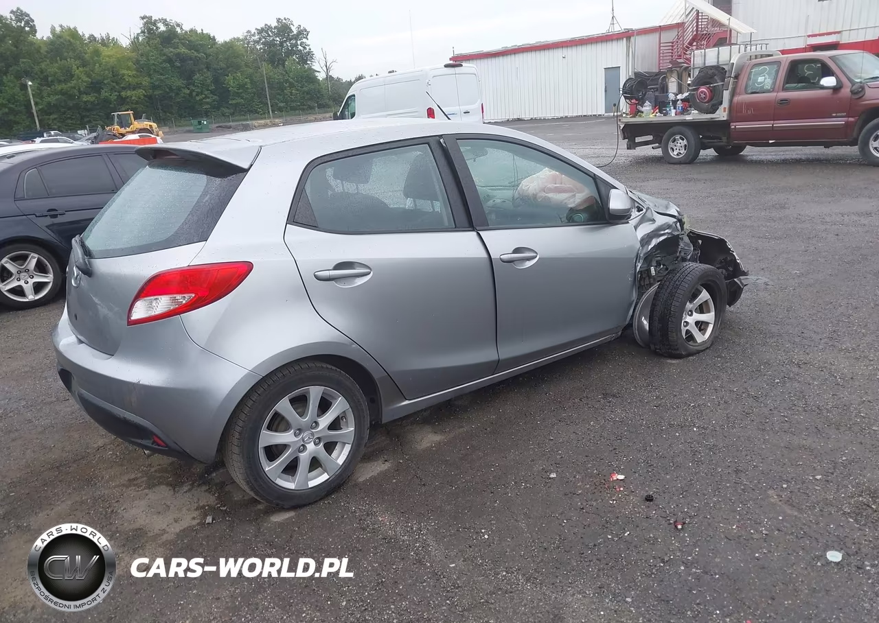 2011 Mazda Mazda2 Touring VIN:JM1DE1HZ1B0115009 - 4