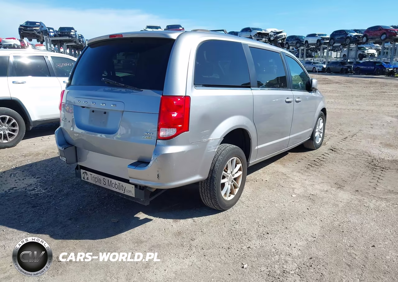 2019 Dodge Grand Caravan Sxt VIN:2C4RDGCG1KR689102 - 4