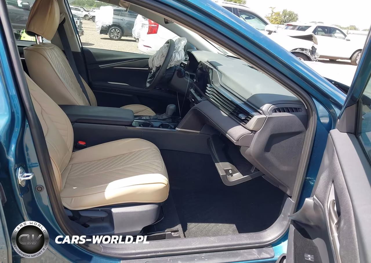 2025 Toyota Camry Le VIN:4T1DAACK9SU591437 - 5