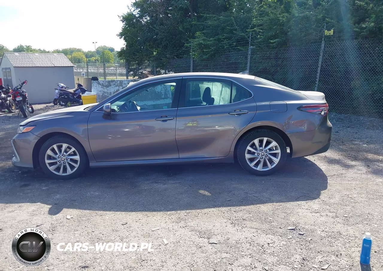 2021 Toyota Camry Le VIN:4T1C11AK4MU586759 - 14