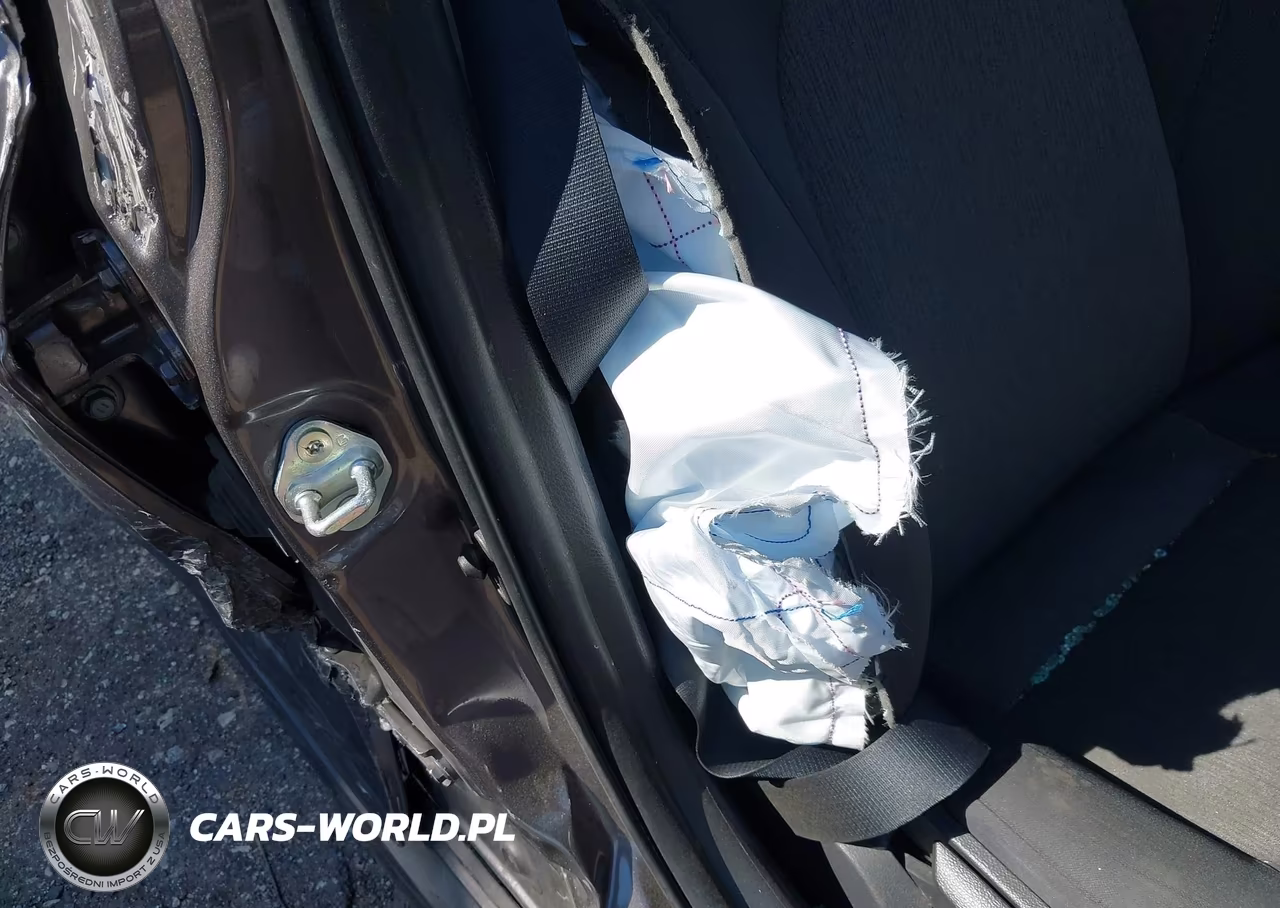2021 Toyota Camry Le VIN:4T1C11AK4MU586759 - 6