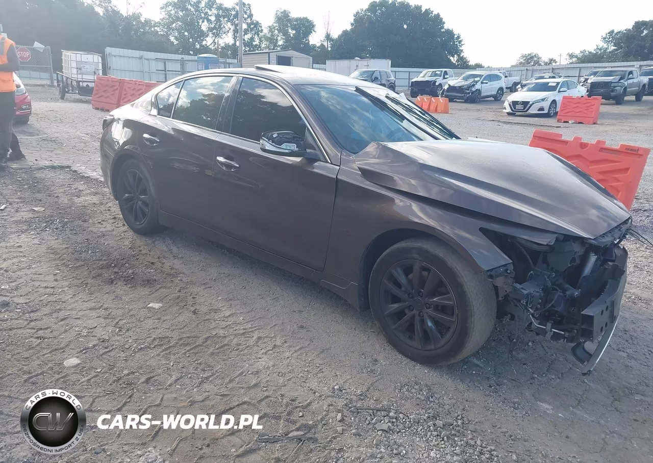 2015 Infiniti Q50 Premium