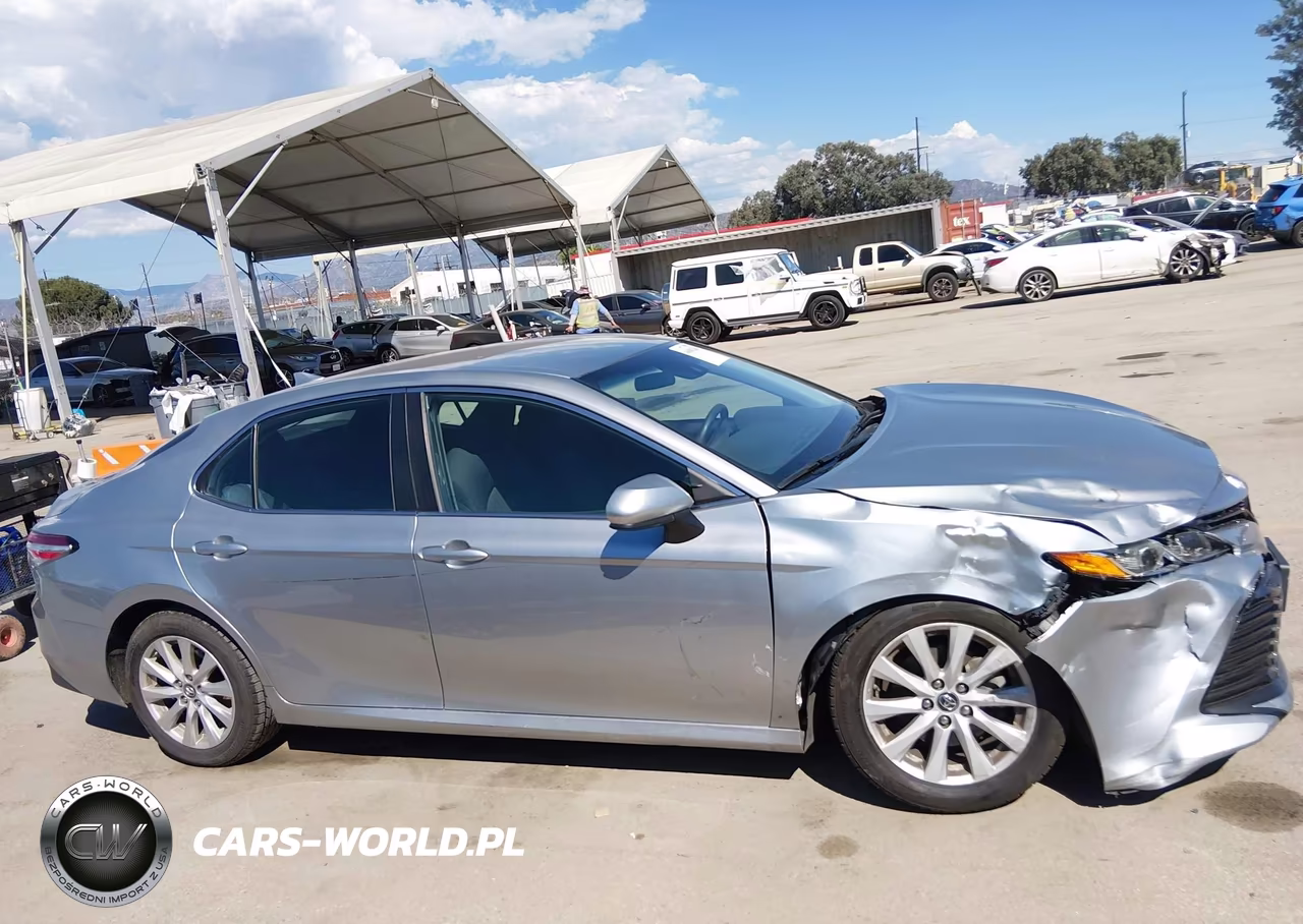 2019 Toyota Camry Le VIN:4T1B11HK1KU843102 - 13