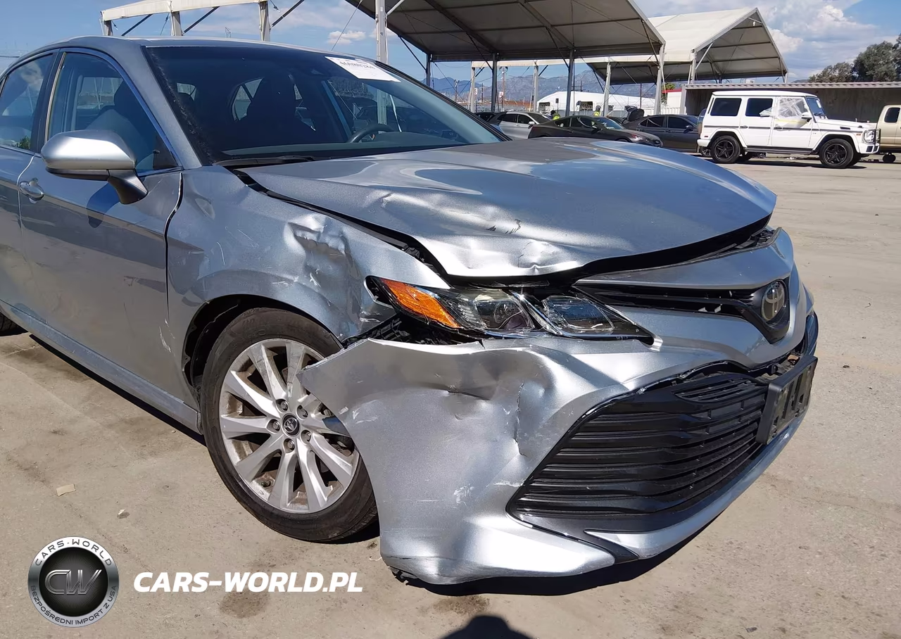 2019 Toyota Camry Le VIN:4T1B11HK1KU843102 - 6