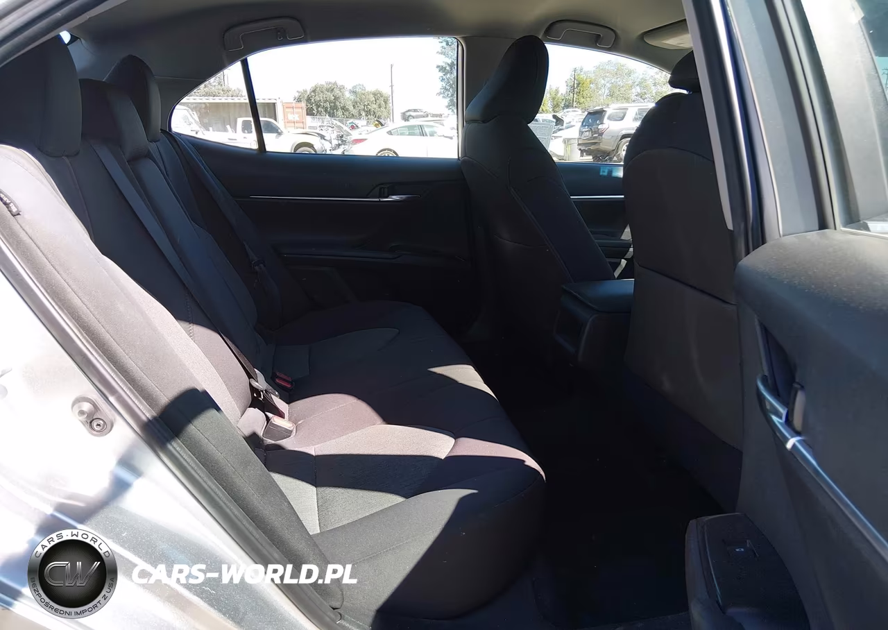 2019 Toyota Camry Le VIN:4T1B11HK1KU843102 - 8