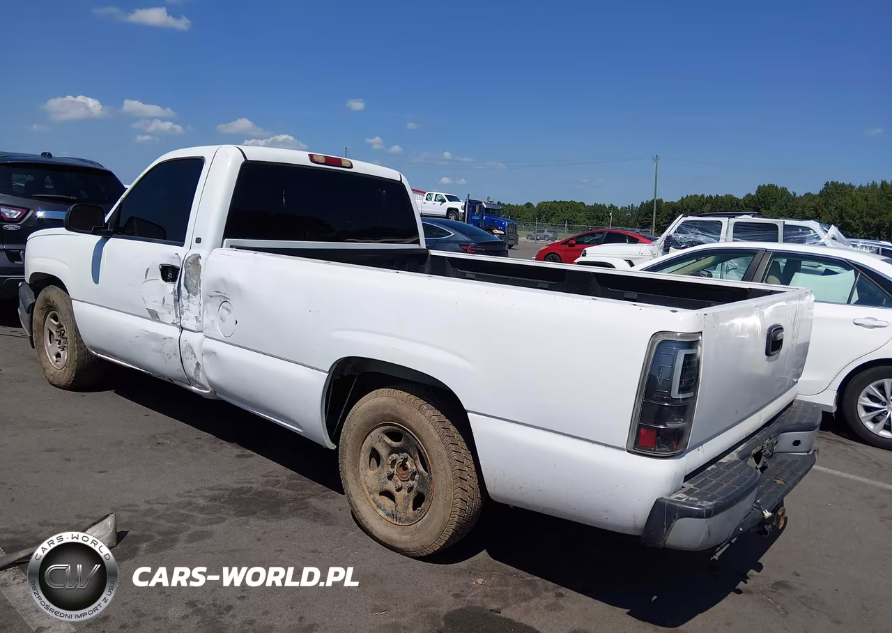 2004 Chevrolet Silverado 1500 Work Truck VIN:1GCEC14V24E132937 - 3