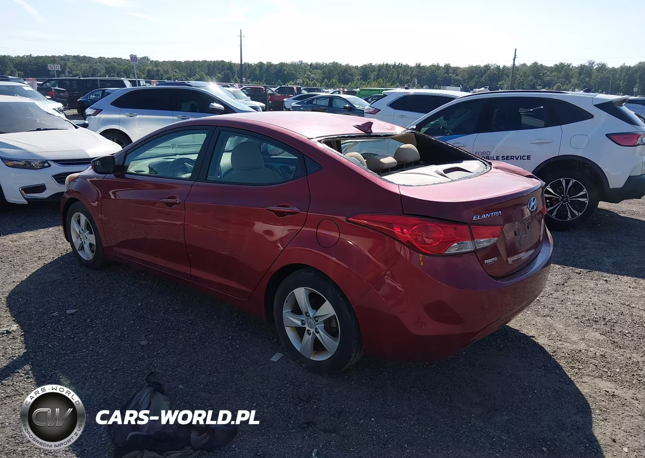 2013 Hyundai Elantra Gls VIN:5NPDH4AE6DH442639 - 3