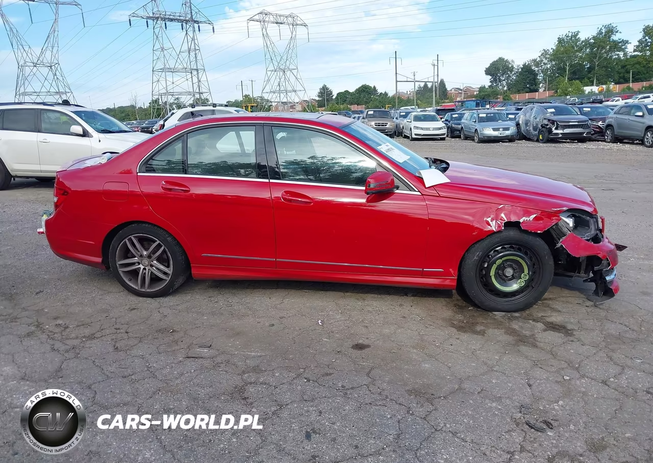 2013 Mercedes-Benz C 300 Sport 4Matic VIN:WDDGF8AB2DR251198 - 13