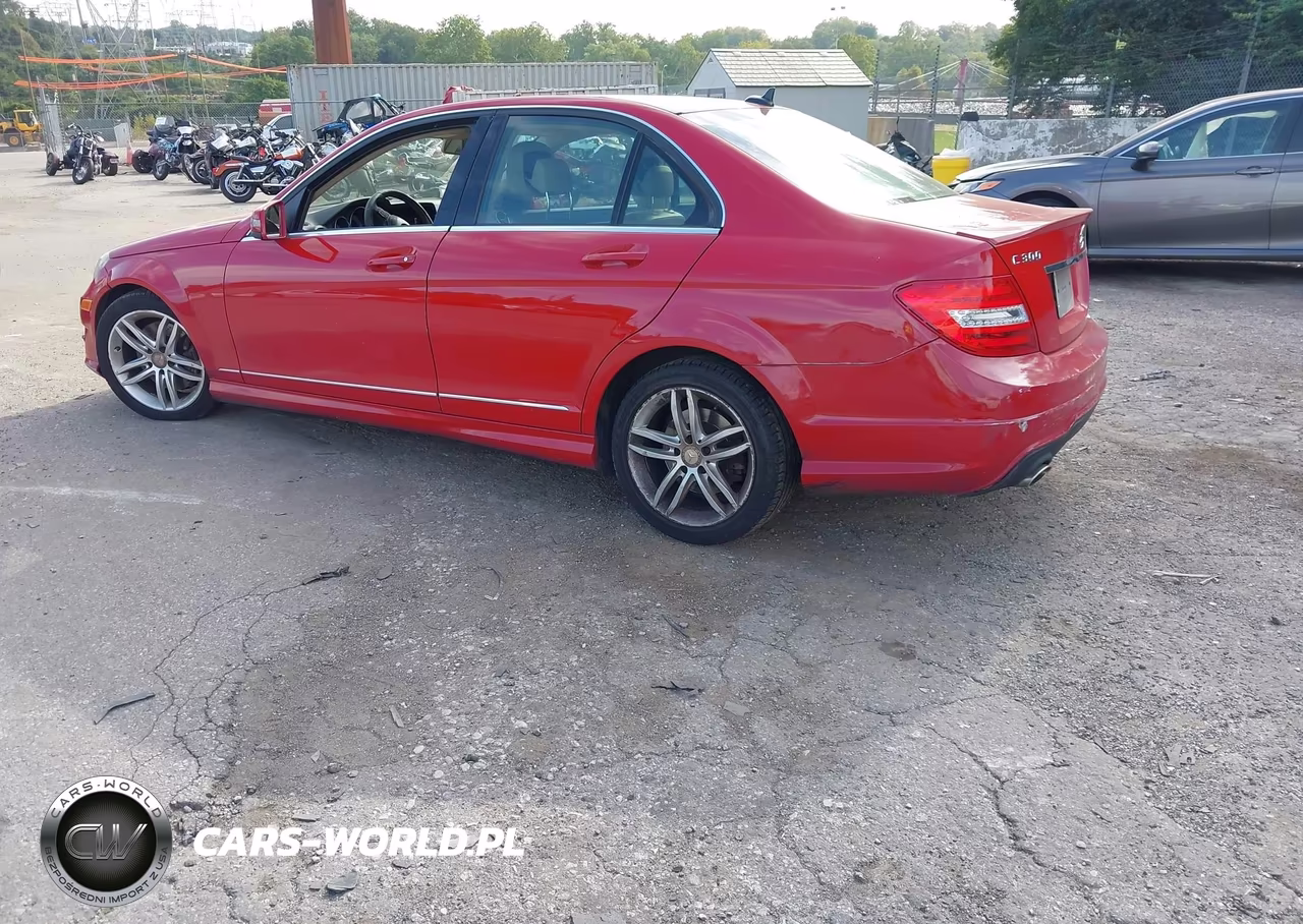 2013 Mercedes-Benz C 300 Sport 4Matic VIN:WDDGF8AB2DR251198 - 3
