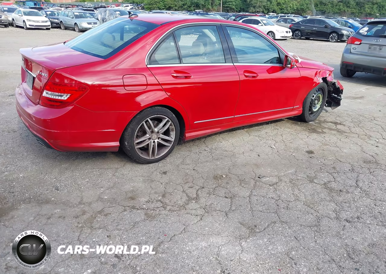 2013 Mercedes-Benz C 300 Sport 4Matic VIN:WDDGF8AB2DR251198 - 4