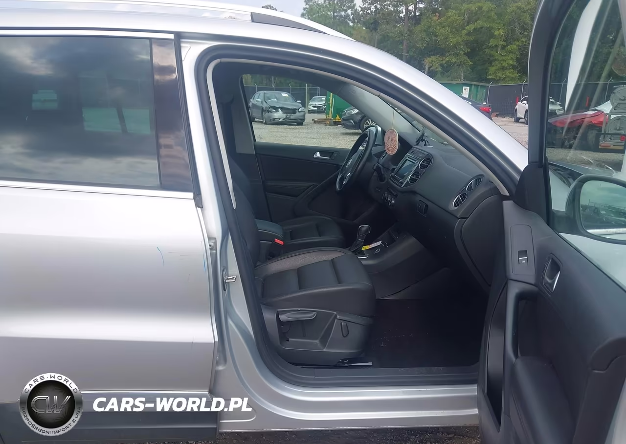 2017 Volkswagen Tiguan 2.0T Wolfsburg Edition VIN:WVGRV7AX5HK003002 - 5
