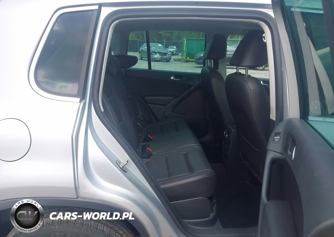 2017 Volkswagen Tiguan 2.0T Wolfsburg Edition VIN:WVGRV7AX5HK003002 - 8