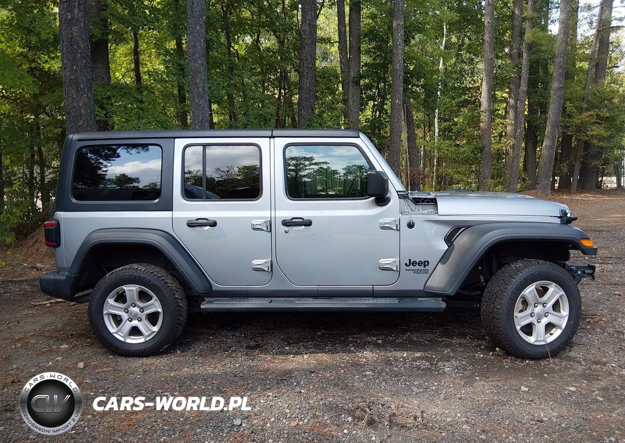 2021 Jeep Wrangler Unlimited Sport S 4X4 VIN:1C4HJXDNXMW646485 - 13