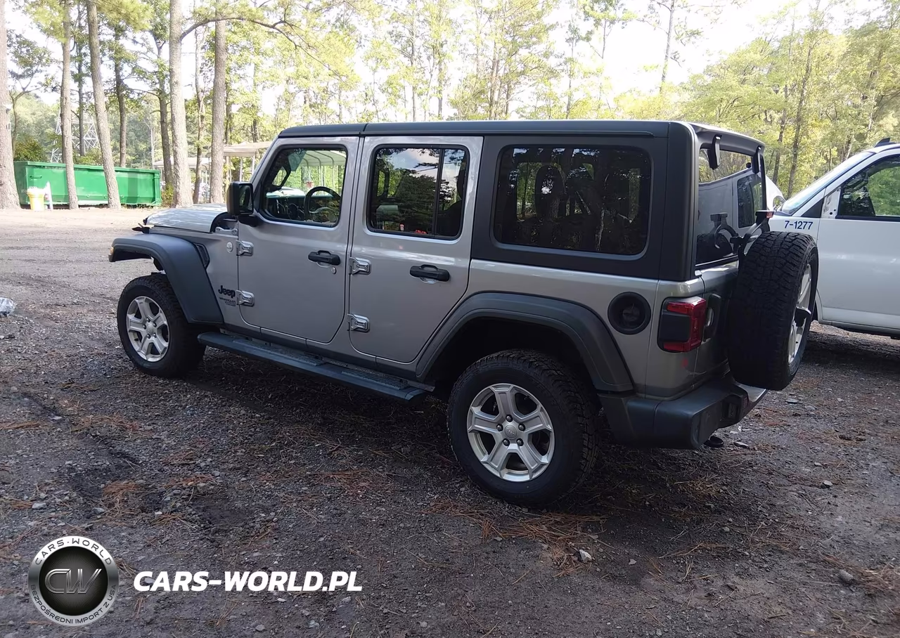 2021 Jeep Wrangler Unlimited Sport S 4X4 VIN:1C4HJXDNXMW646485 - 3