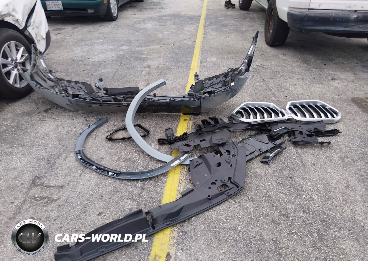 2027 BMW X6 40I VIN:5UX33EX08V9449290 - 12