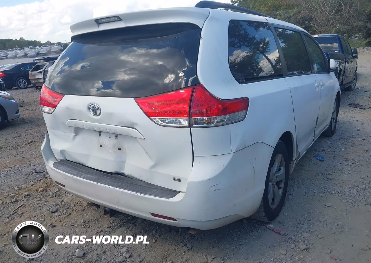 2011 Toyota Sienna Le V6 VIN:5TDKK3DC4BS154252 - 4